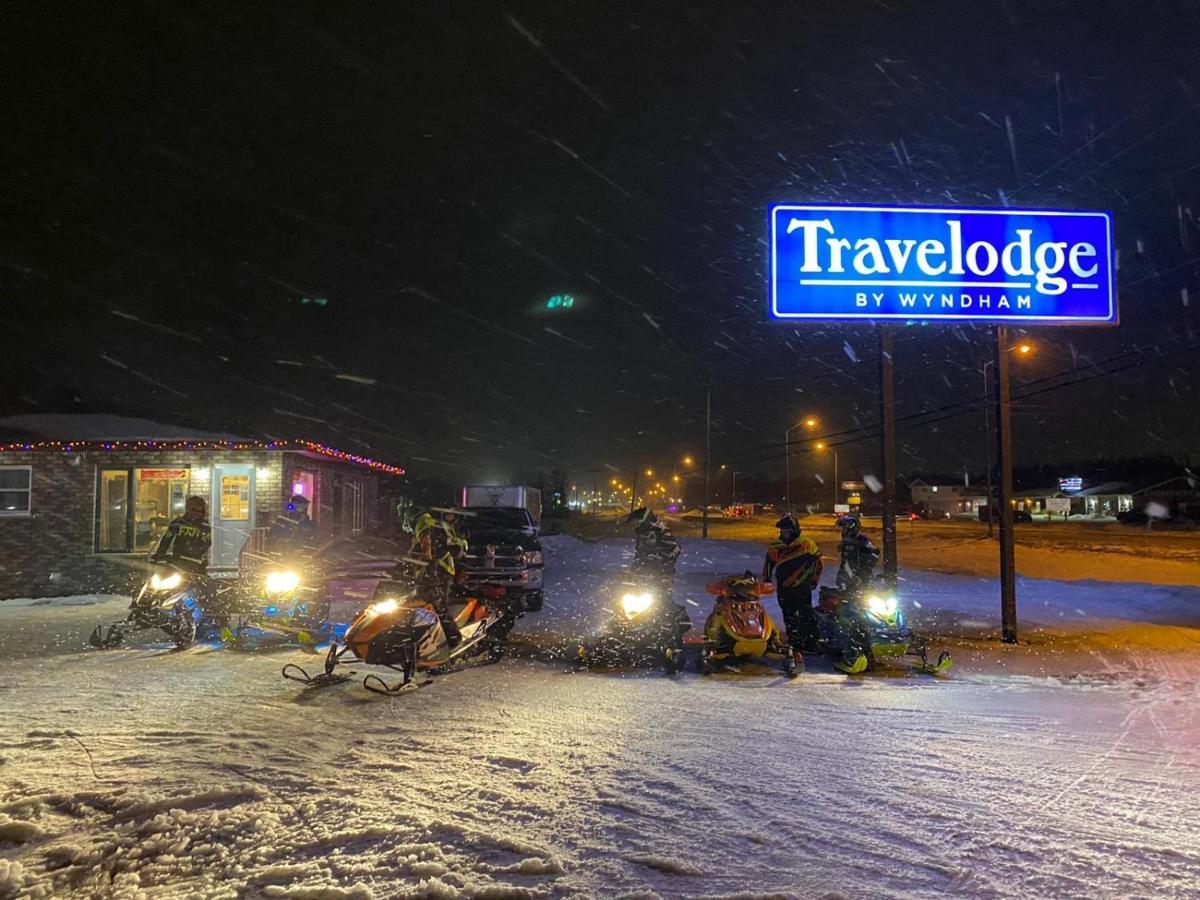 Travelodge By Wyndham Cochrane Extérieur photo