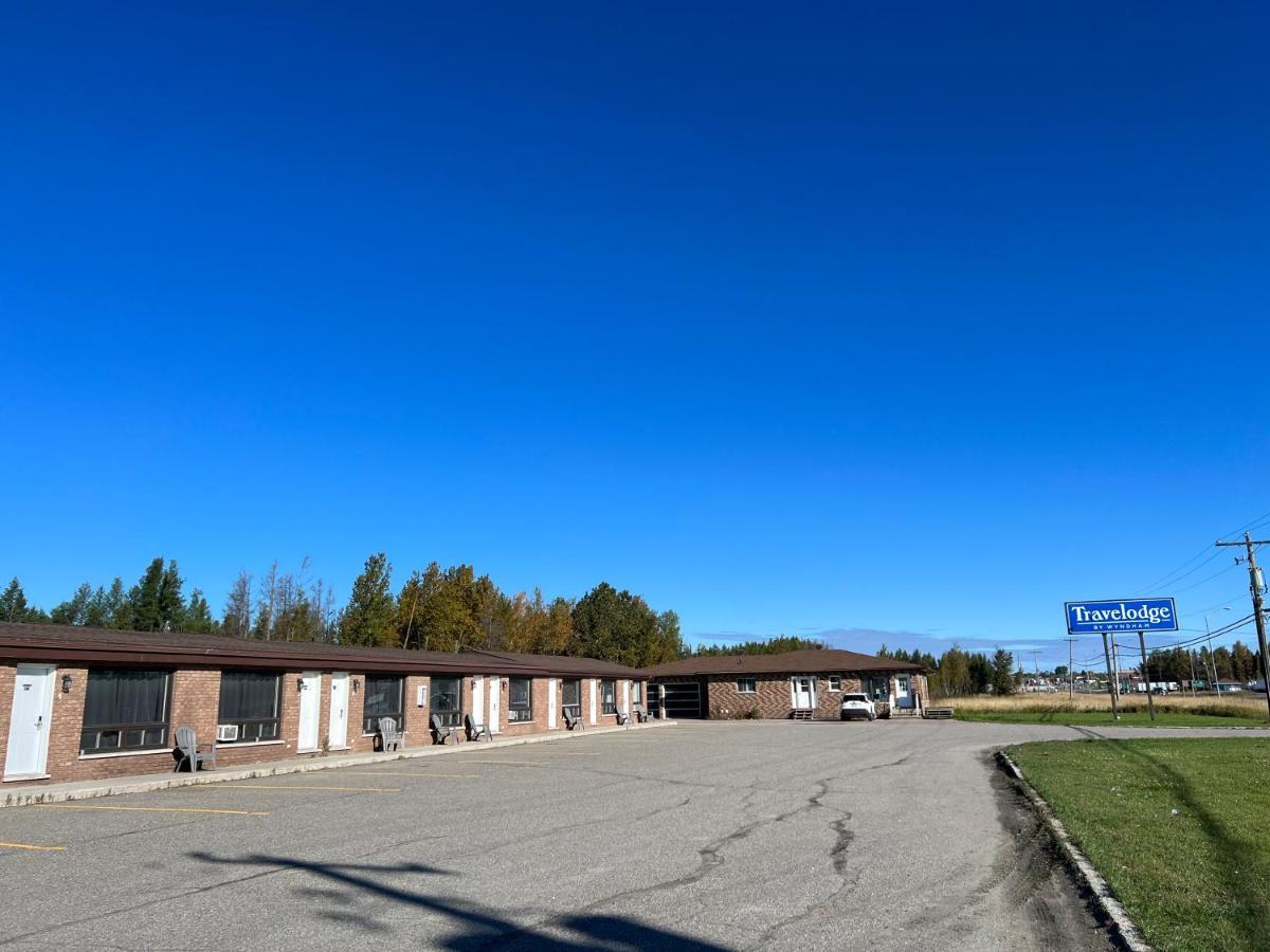 Travelodge By Wyndham Cochrane Extérieur photo