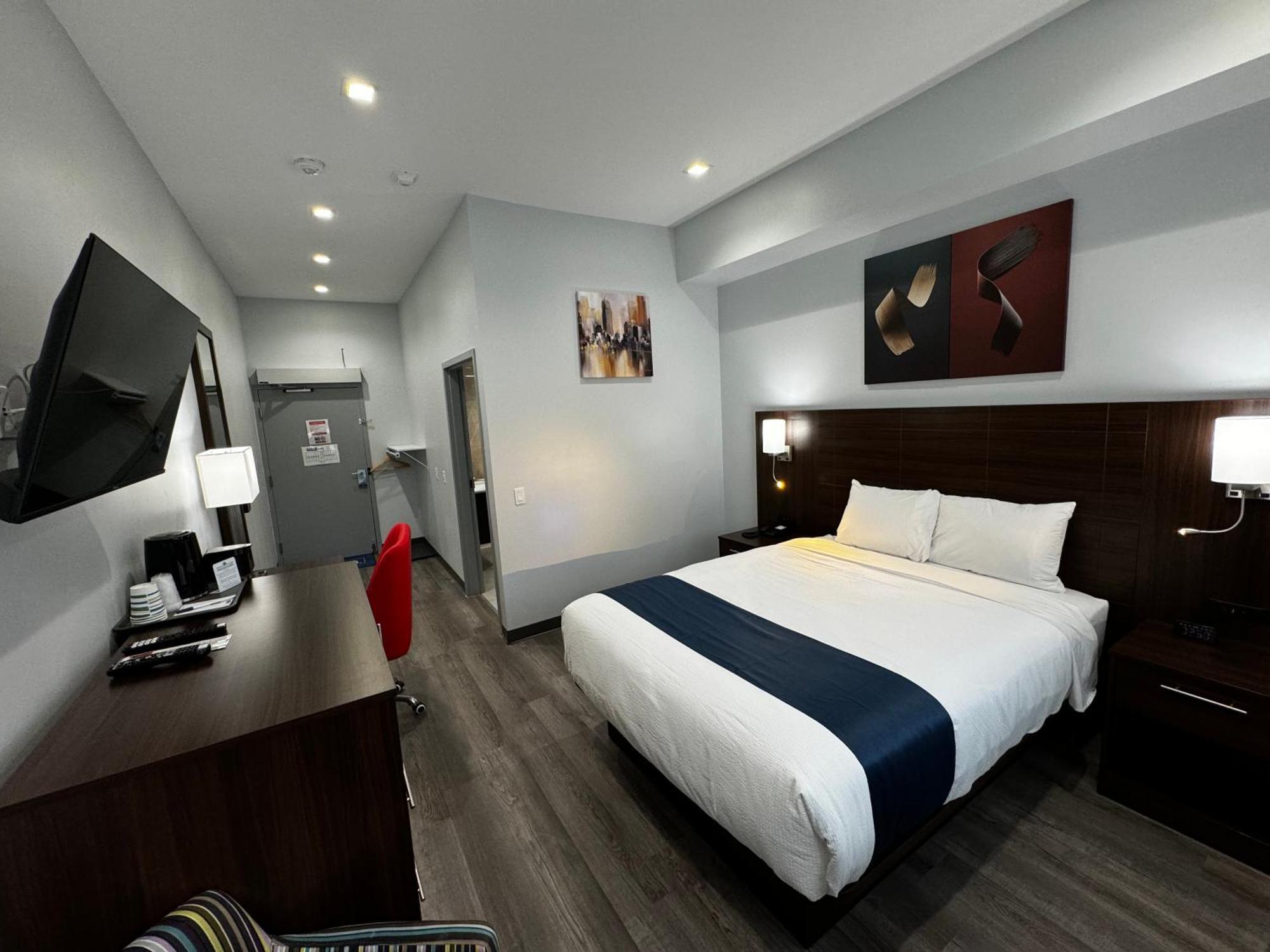 Travelodge By Wyndham Cochrane Extérieur photo