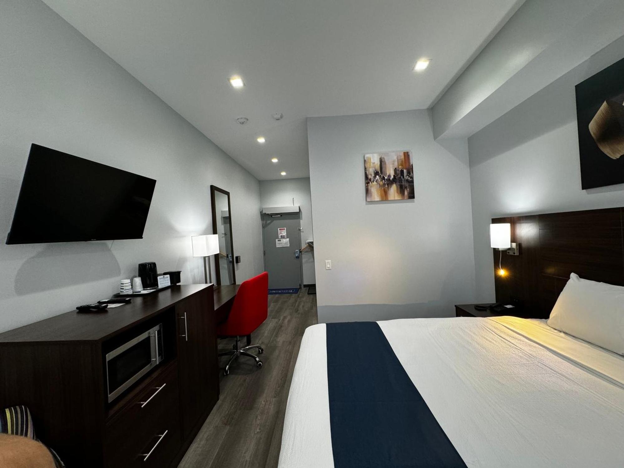 Travelodge By Wyndham Cochrane Extérieur photo
