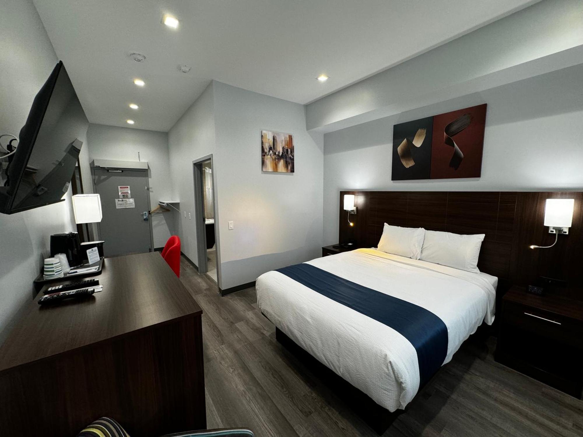 Travelodge By Wyndham Cochrane Extérieur photo