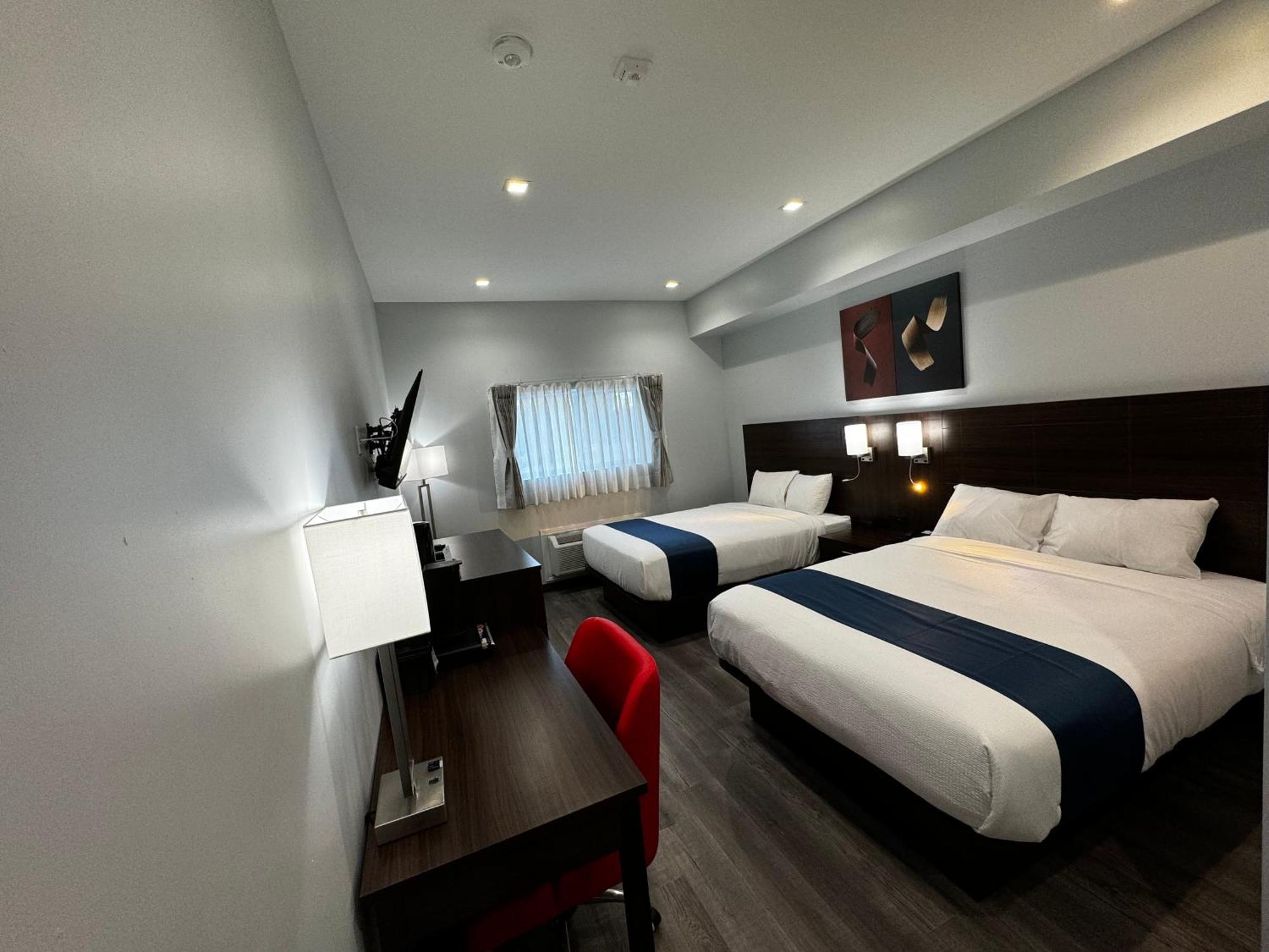 Travelodge By Wyndham Cochrane Extérieur photo