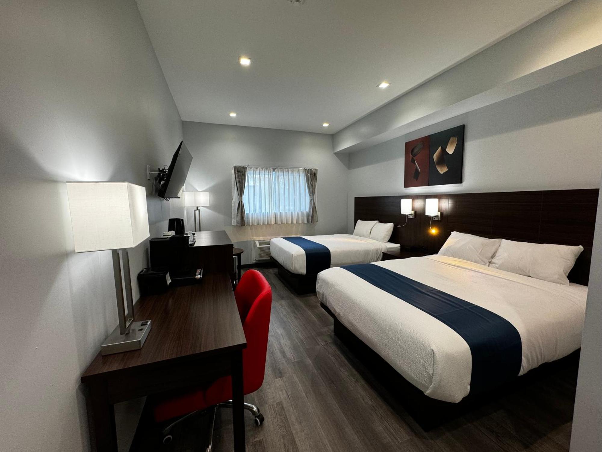 Travelodge By Wyndham Cochrane Extérieur photo