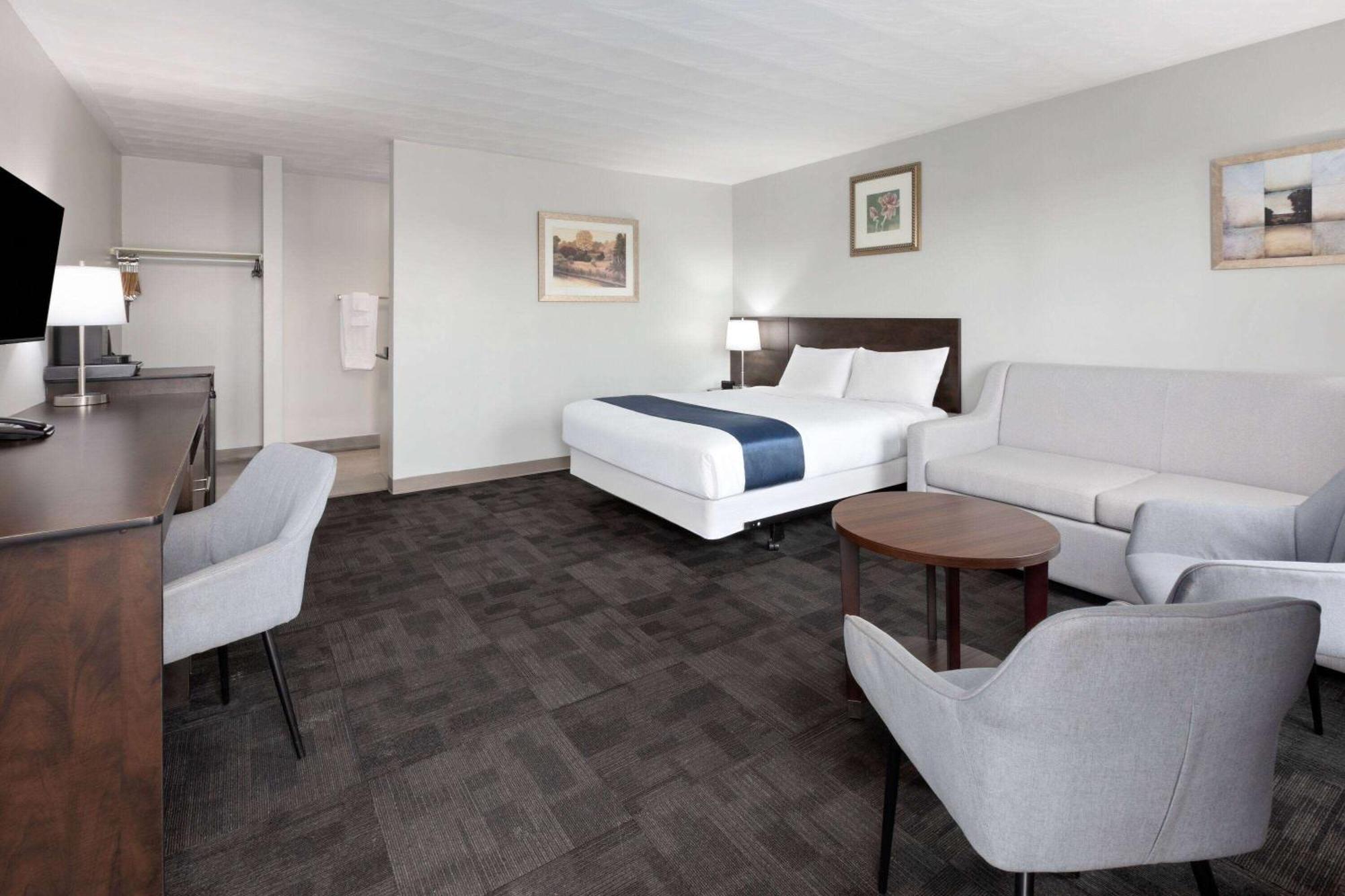 Travelodge By Wyndham Cochrane Extérieur photo