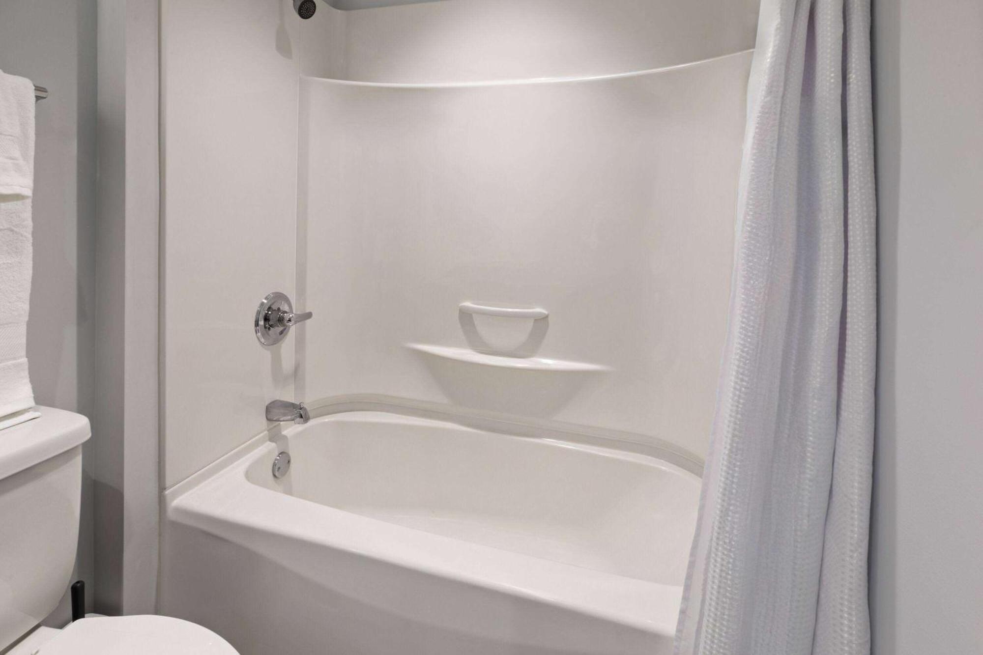 Travelodge By Wyndham Cochrane Extérieur photo